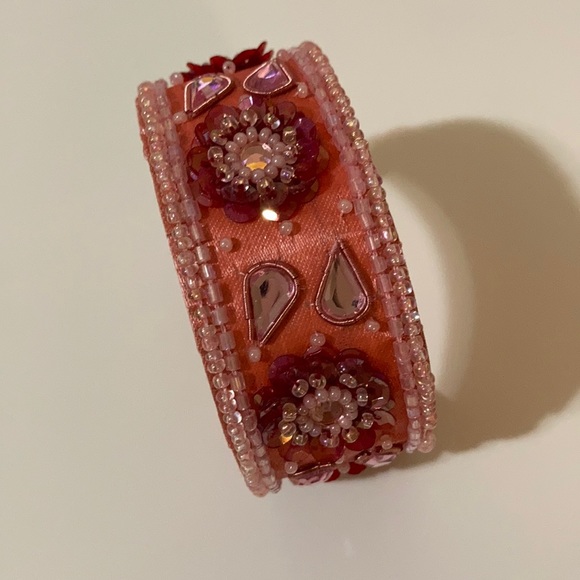 Handmade embellished pink cuff - Picture 6 of 8